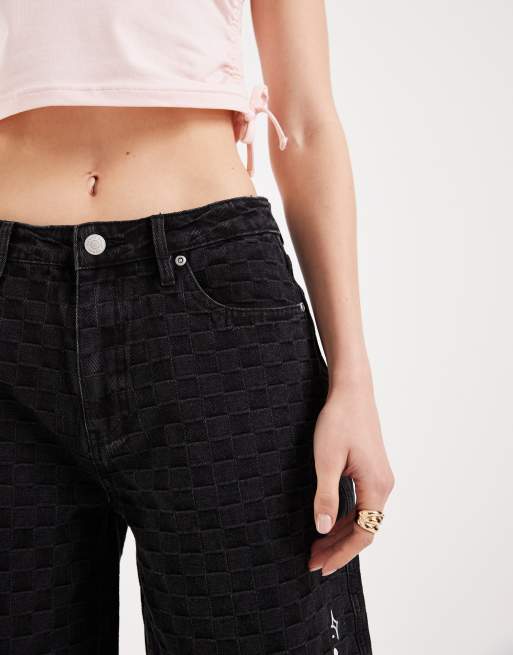 Santa Cruz – Sommer-Shorts in Schwarz mit Schlitz und Karomuster, 4 von 5