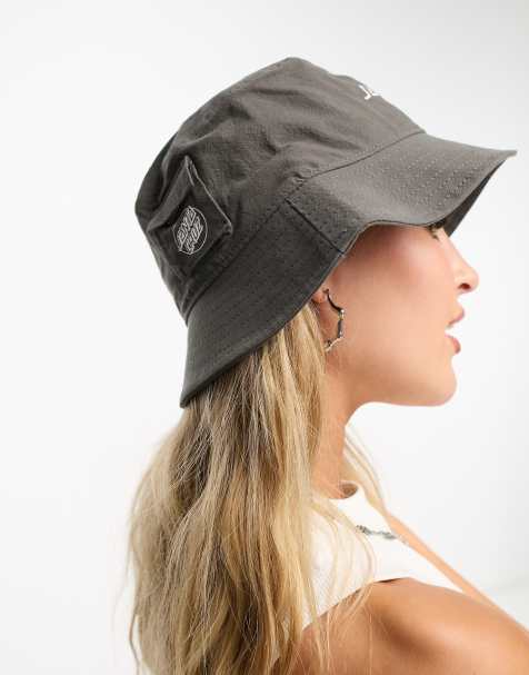 Santa Cruz strip logo bucket hat in black - view 1