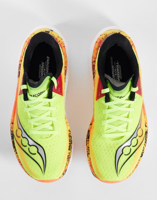 Saucony Endorphin Azura running trainers in citron and black, 3 of 5