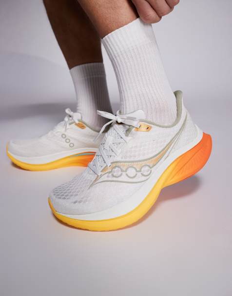 Saucony - Endorphin - Speed 5 - Hardloopschoenen in ivoorwit en oranje - view 1