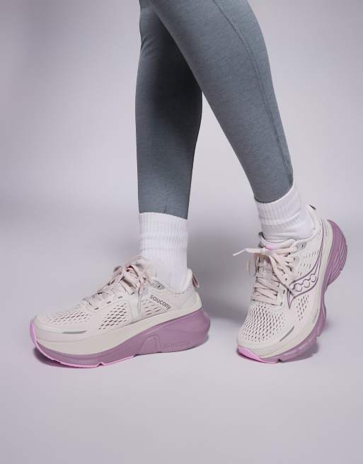 Saucony Guide 18 max cushioning trainers in moon and quail