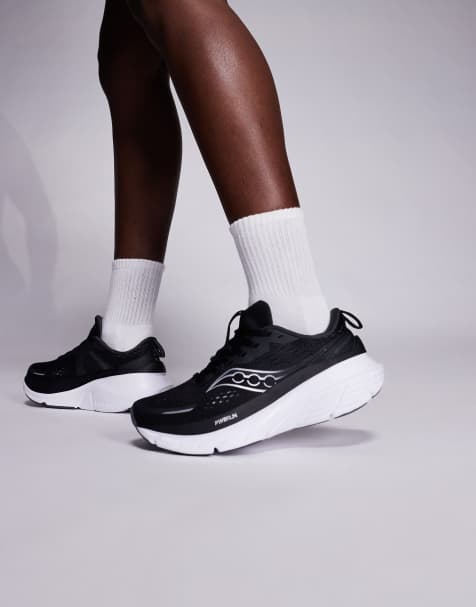 Saucony Guide 18 running trainers in black and white - view 1