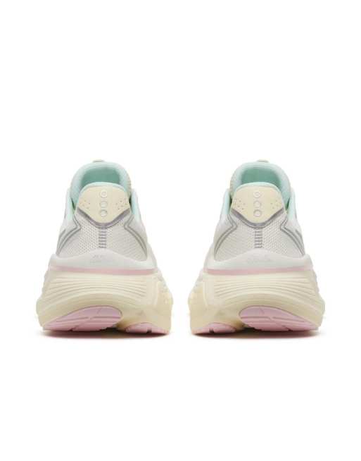 Saucony Hurricane 26 trainers in silver and cream, 5 of 5