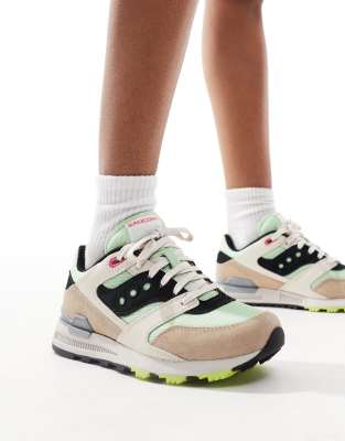  Originals Courageuos trainers in light green and tan