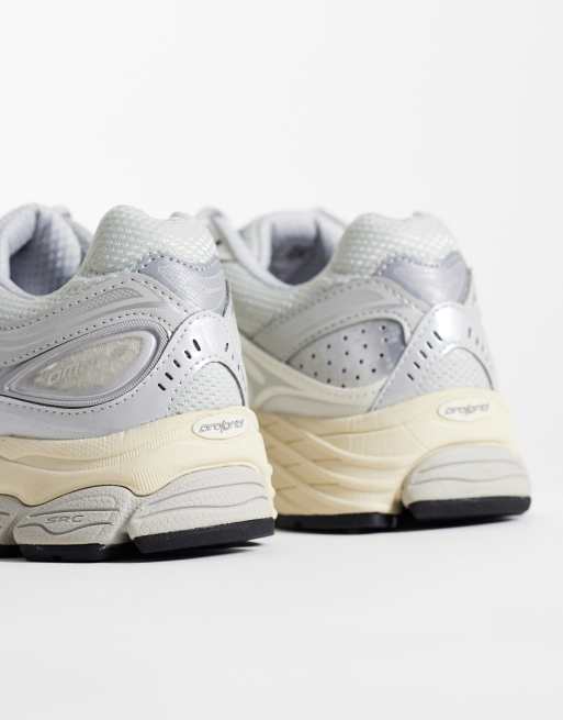 Saucony Progrid Omni 9 OG Sneaker in Stein und Silber, 3 von 5