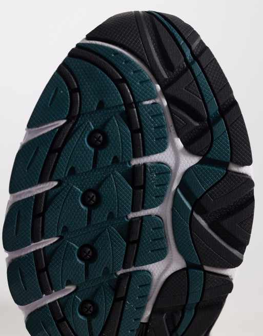 Saucony Progrid Omni 9 trainers in white and pine green, 3 of 5