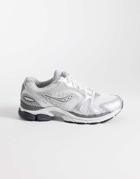 Saucony Progrid Triumph 4 OG trainers in silver and white - view 1