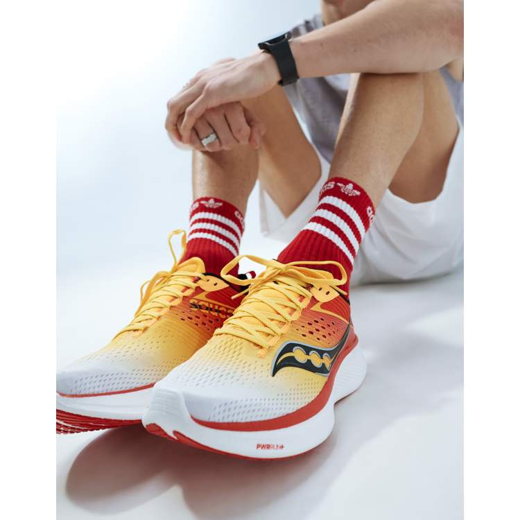 Saucony Ride 17 Neutral Sneakers bianche e color vizigold