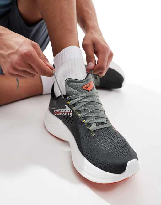 Saucony Ride 17 Neutrale Laufschuhe in den Farben Shadow und Pepper