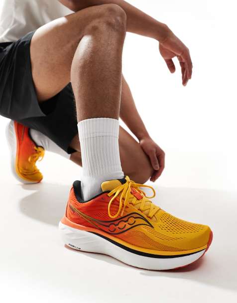 Saucony - Ride 18 - Hardloopschoenen in stuifmeel en peper - view 1