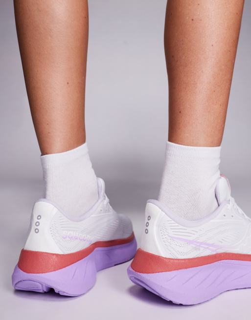 Saucony - Ride 18 - Hvide løbesneakers med koralrøde detaljer, 3 af 5