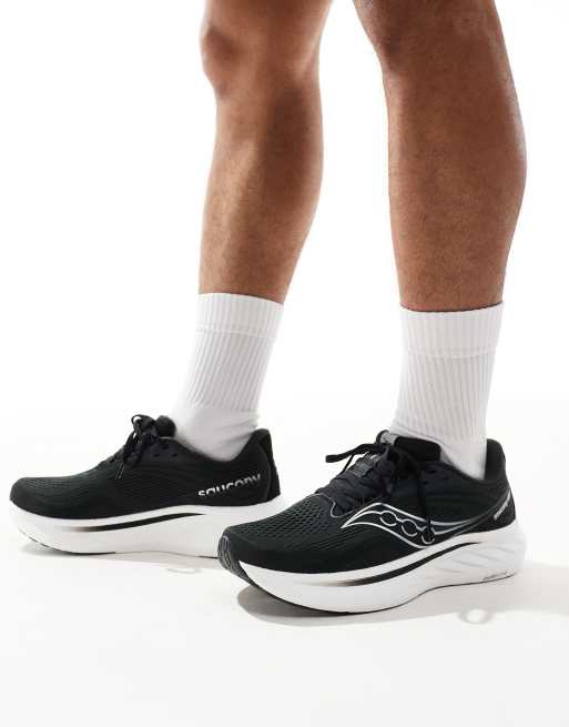 Saucony – Ride 18 – Svarta och vita löparskor