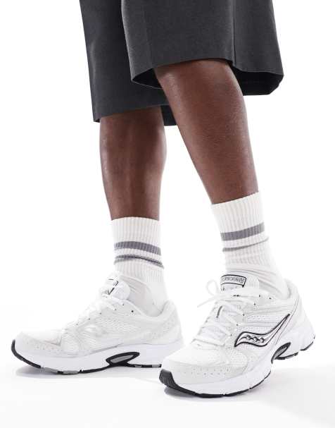 Saucony – Ride Millennium – Sneaker in Weiß und Silber - view 1