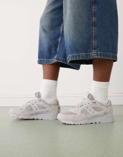 Saucony Shadow 5000 trainers in grey - view 1
