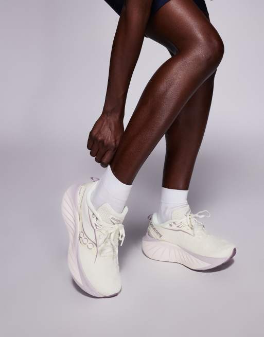 Saucony Triumph 22 neutral cushioning trainers in vanilla ASOS