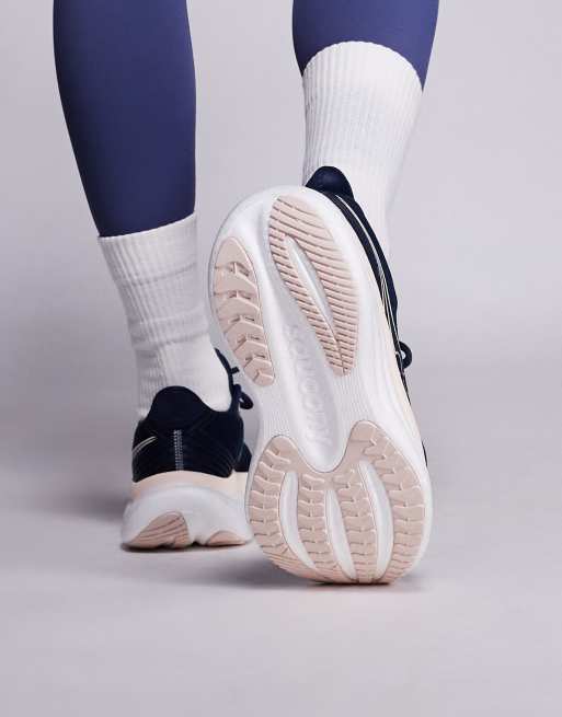 Saucony - Triumph 23 - Hardloopschoenen in marineblauw en perzik, 4 van 5