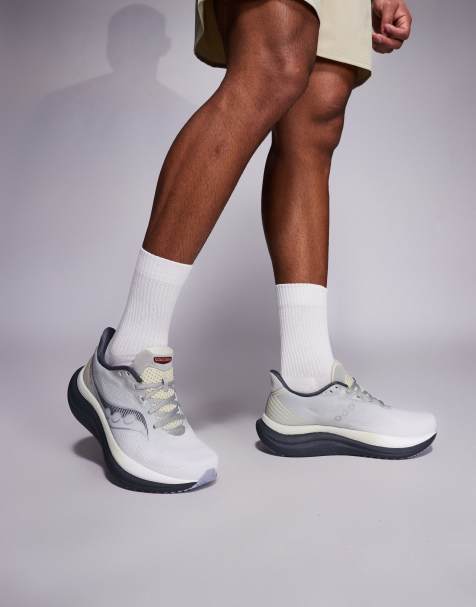 Saucony – Triumph 23 – Ljusgrå och mörkgrå löparskor - view 1