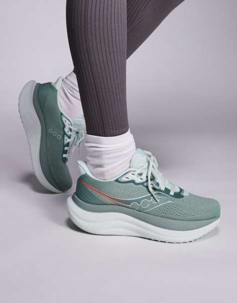 Saucony Triumph 23 running trainers in iceberg and aloe - view 1