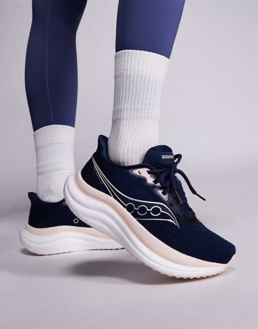 Saucony Triumph 23 running trainers in navy and cameo, 5 of 5