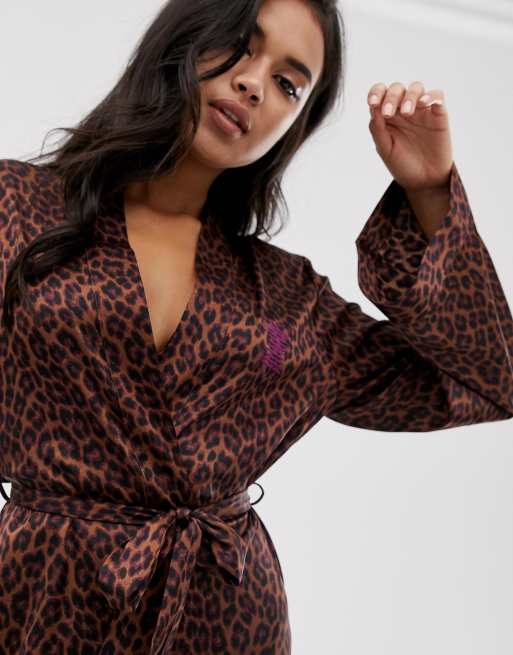 Robe satin leopard hot sale