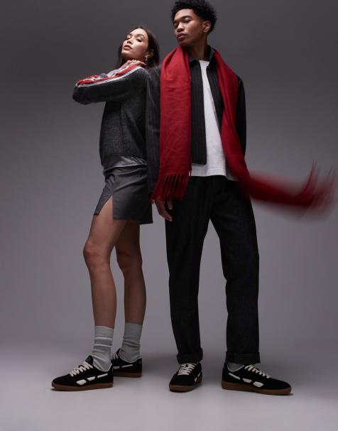 Saye unisex M70 Dart trainer in black - view 1