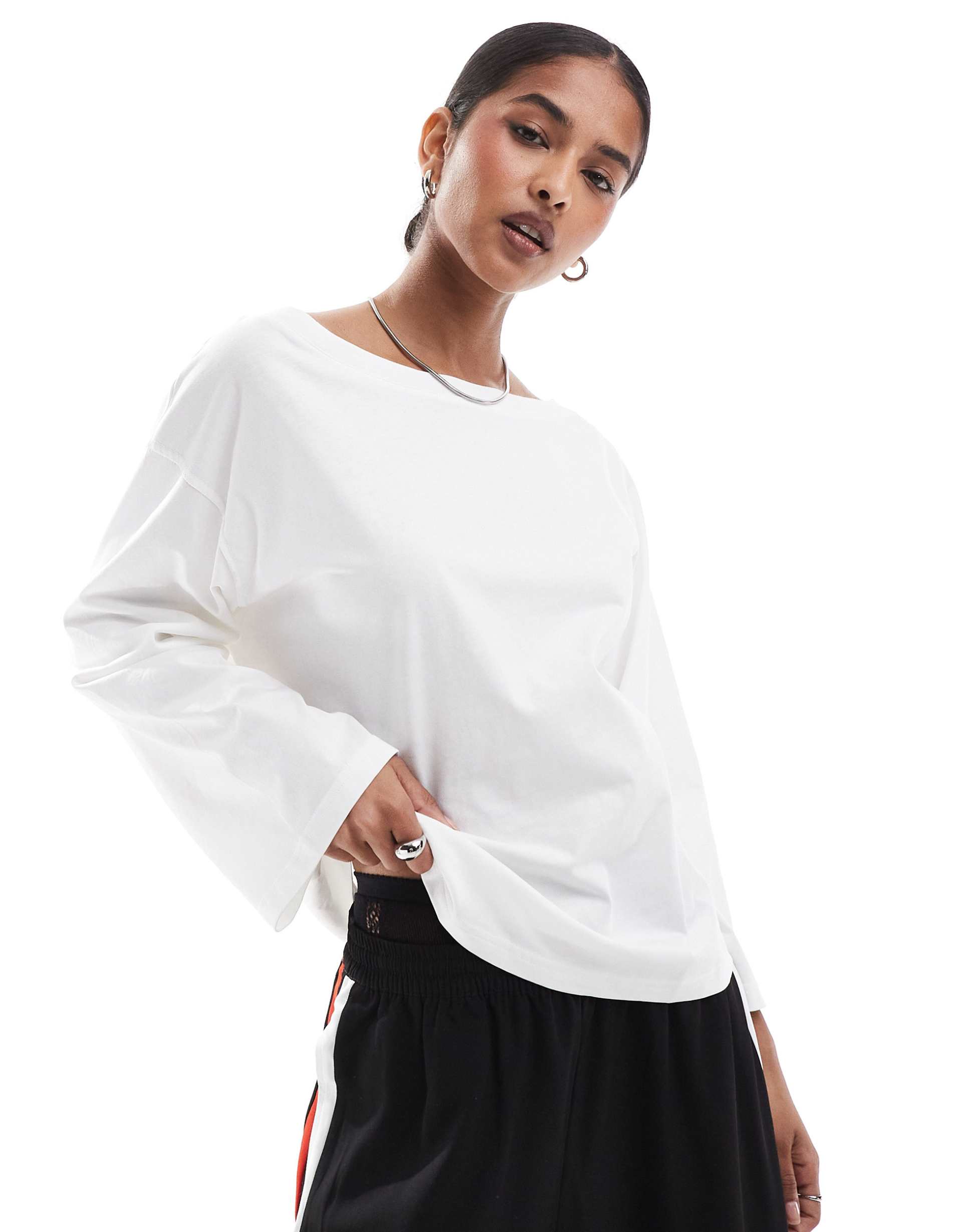 scalpers asy long sleeve tee in white