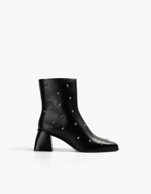 Scalpers - Banana - Mit Nieten besetzte, weiche Stiefel in Schwarz