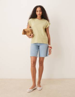 Scalpers - Basic-T-Shirt in Khaki mit Totenkopf-Motiv-Grün