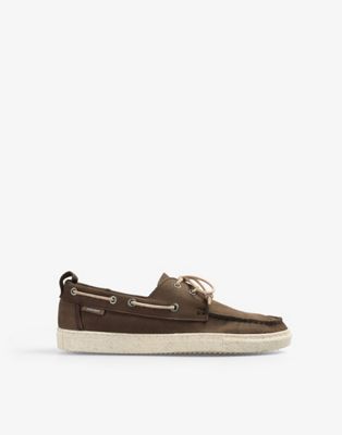  boat shoes in dark brown