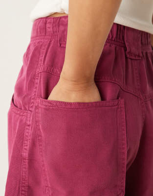 Scalpers Fluid Color Shorts In Pink