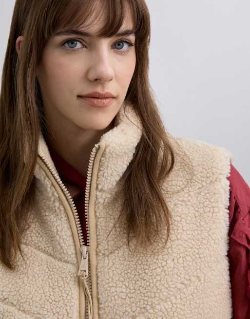 Scalpers - Gilet sans manches style sport en imitation peau de mouton - Écru, 2 de 4