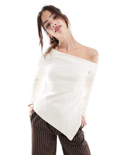 Scalpers Interlock Tee In Ecru  