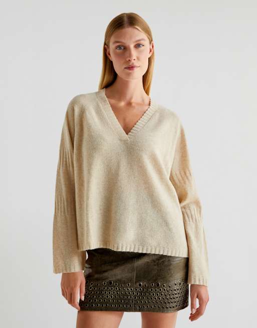 Scalpers – Joy – Pullover in Ecru mit v-förmigen Ärmeln