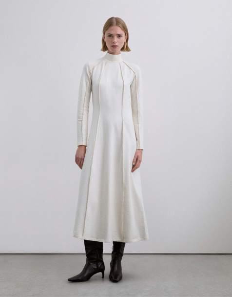 Scalpers – Kleid in Ecru mit Overlock-Nähten und Knitterstruktur - view 1