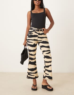 Scalpers - Knöchellange Denim-Hose mit Zebra-Print-Bunt