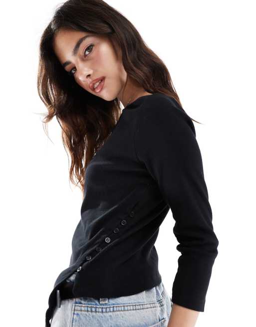 Scalpers – Langärmliges, geripptes Shirt in Schwarz mit Knopfdetail