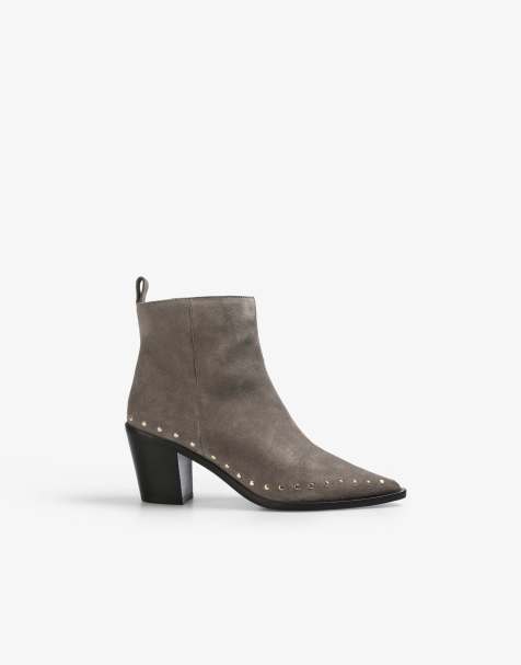 Scalpers – Mit Nieten besetzte Vintage-Stiefel in Hellgrau - view 1