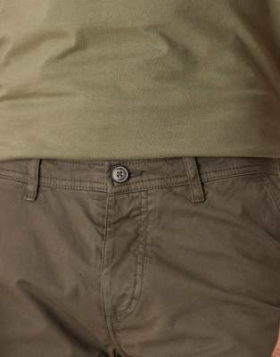 Scalpers Outfitters Shorts In Green