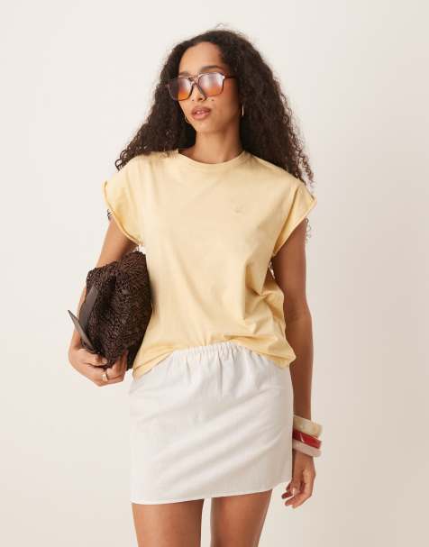 Scalpers Plain skull tee in mustard - view 1
