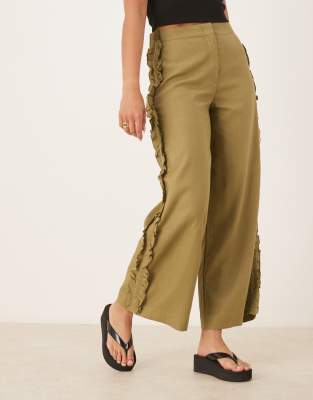Scalpers Ruffle Prep Pant In Brown