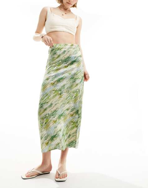 Scalpers skirt in green - view 1