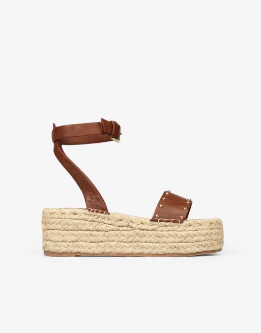 Scalpers – Sunny – Sandalen in Beige mit Plateausandalen