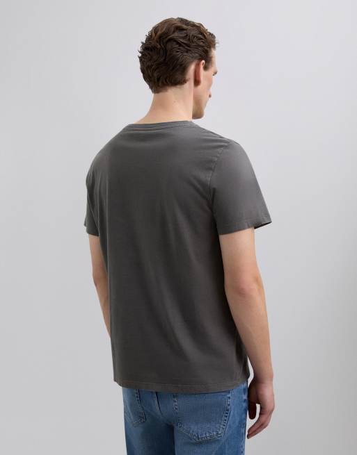Scalpers – T-Shirt in Anthrazit mit farblich abgestimmter Totenkopf-Stickerei, 4 von 5