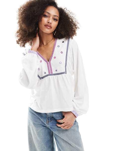 Scalpers – T-Shirt in Ecru - view 1