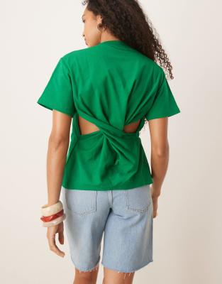 Scalpers - T-Shirt in Grün mit geknoteter Rückseite