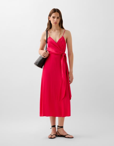 Scalpers – Trägerkleid in Himbeerrot mit Knotendetail - view 1