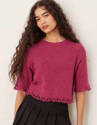 Turtle crop sweater in bouganville-pink