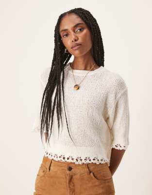Turtle cropped sweater in ecru-Neutral
