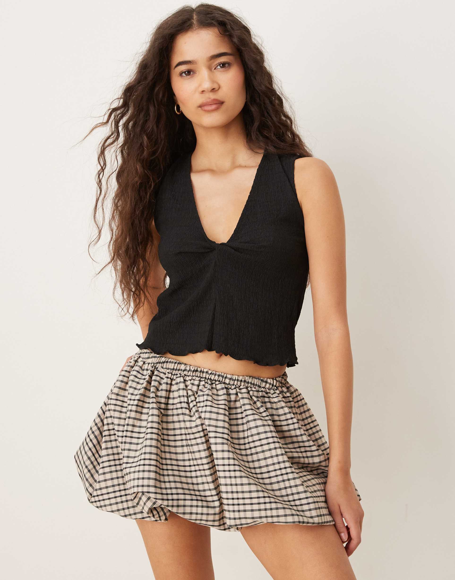scalpers wrinkle chestknot tee in black