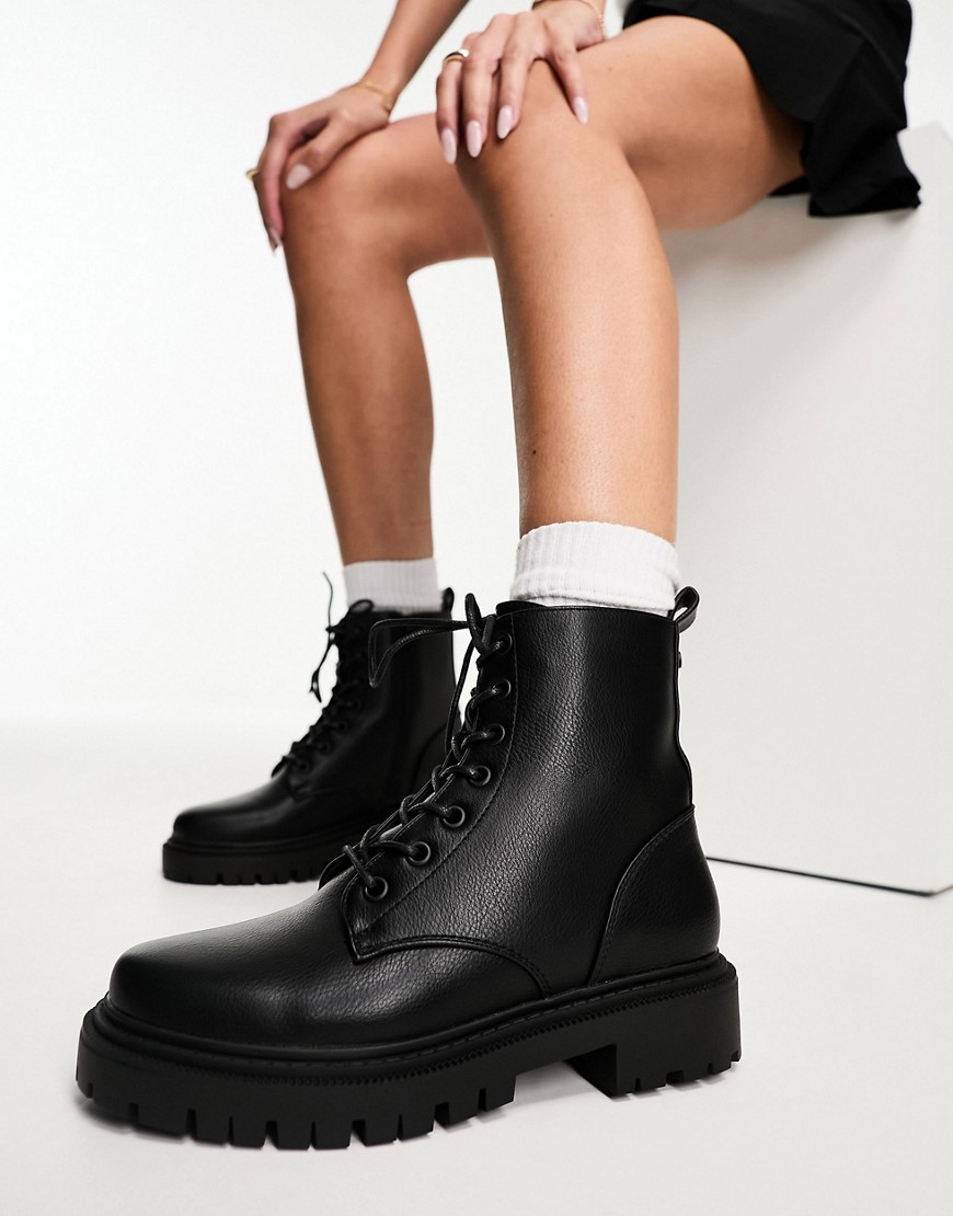 Alexandra lace up boots in black